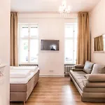 Fritz By Rockchair L Superhost Status L 3 Bedrooms Boxspringbeds 2 Bathrooms 2 Kitchen - Cozy Family & Business Flair Welcomes You! * Berlin