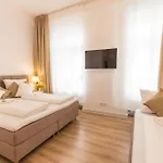 Fritz By Rockchair L Superhost Status L 3 Bedrooms Boxspringbeds 2 Bathrooms 2 Kitchen - Cozy Family & Business Flair Welcomes You! Apartman Berlin