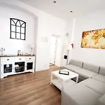 Fritz By Rockchair L Superhost Status L 3 Bedrooms Boxspringbeds 2 Bathrooms 2 Kitchen - Cozy Family & Business Flair Welcomes You! *