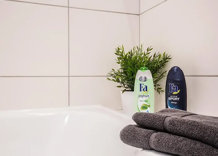 Fritz By Rockchair L Superhost Status L 3 Bedrooms Boxspringbeds 2 Bathrooms 2 Kitchen - Cozy Family & Business Flair Welcomes You! برلين