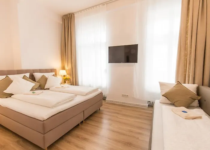 Fritz By Rockchair L Superhost Status L 3 Bedrooms Boxspringbeds 2 Bathrooms 2 Kitchen - Cozy Family & Business Flair Welcomes You! شقة برلين