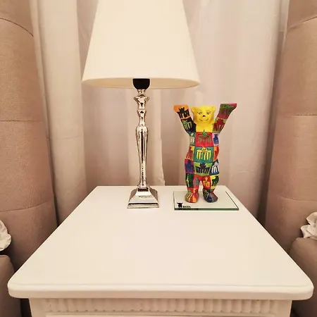 Fritz By Rockchair L Superhost Status L 3 Bedrooms Boxspringbeds 2 Bathrooms 2 Kitchen - Cozy Family & Business Flair Welcomes You! דירה ברלין