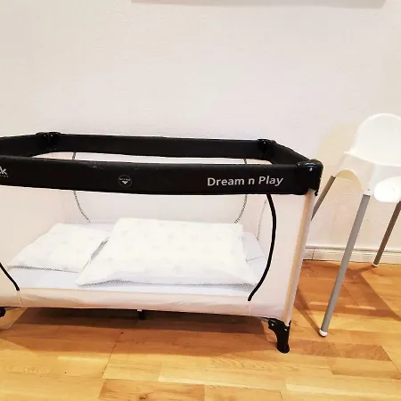 Fritz By Rockchair L Superhost Status L 3 Bedrooms Boxspringbeds 2 Bathrooms 2 Kitchen - Cozy Family & Business Flair Welcomes You! Berlino