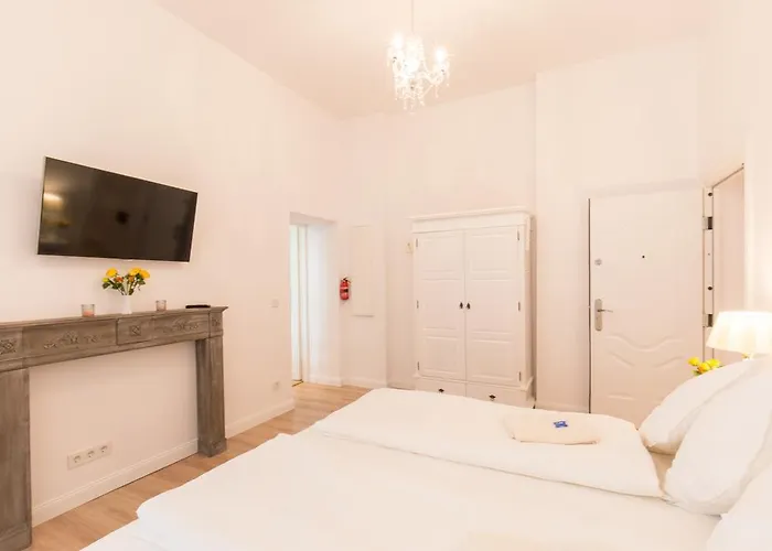 Fritz By Rockchair L Superhost Status L 3 Bedrooms Boxspringbeds 2 Bathrooms 2 Kitchen - Cozy Family & Business Flair Welcomes You!