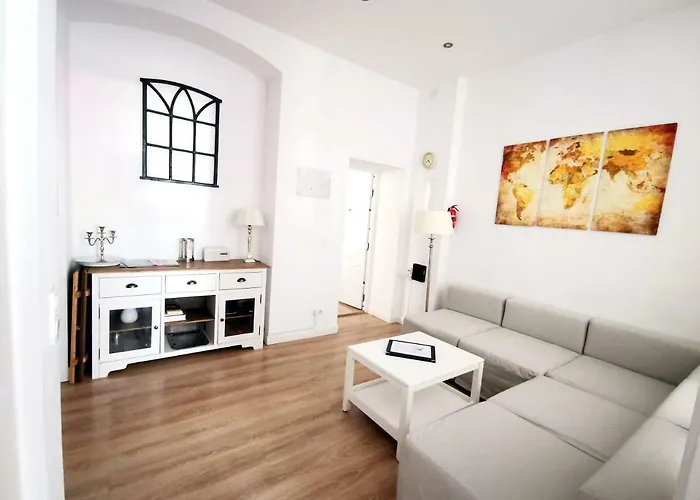 Fritz By Rockchair L Superhost Status L 3 Bedrooms Boxspringbeds 2 Bathrooms 2 Kitchen - Cozy Family & Business Flair Welcomes You! *