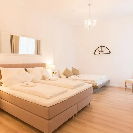 Fritz By Rockchair L Superhost Status L 3 Bedrooms Boxspringbeds 2 Bathrooms 2 Kitchen - Cozy Family & Business Flair Welcomes You! *