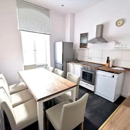 Apartman Fritz By Rockchair L Superhost Status L 3 Bedrooms Boxspringbeds 2 Bathrooms 2 Kitchen - Cozy Family & Business Flair Welcomes You! Berlin