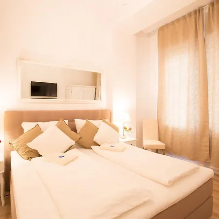 Fritz By Rockchair Apartments L Superhost Status L 3 Bedrooms Boxspringbeds 2 Bathrooms 2 Kitchen - Cozy Family & Business Flair Welcomes You! Apartment *