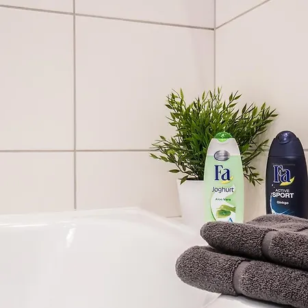 Fritz By Rockchair Apartments L Superhost Status L 3 Bedrooms Boxspringbeds 2 Bathrooms 2 Kitchen - Cozy Family & Business Flair Welcomes You! Berlin