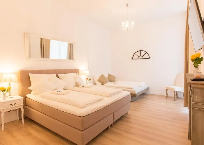 Fritz By Rockchair L Superhost Status L 3 Bedrooms Boxspringbeds 2 Bathrooms 2 Kitchen - Cozy Family & Business Flair Welcomes You! *